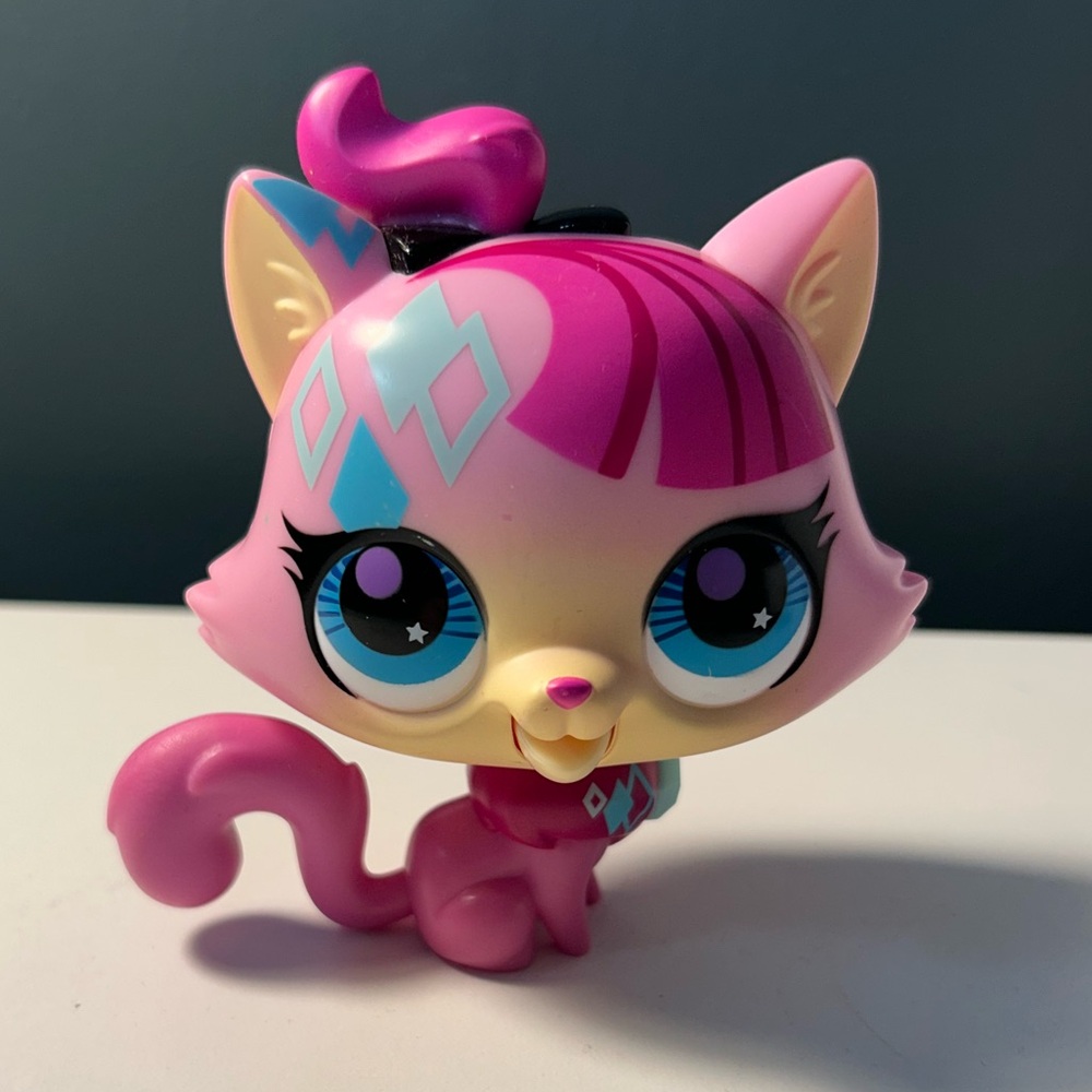 LPS Littlest Pet Shop Singing Kitty – 4” with Star Eye & Working Singing Voice!